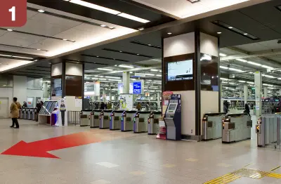 阪急大阪梅田駅3階改札口を出ます。