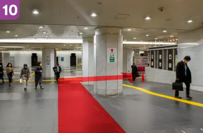 みちまちスクエアきたを右手側に北新地駅方面に右折します。