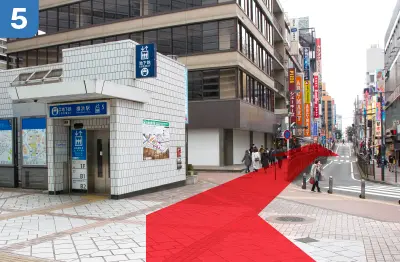 ジョイナスを出ると市営地下鉄横浜駅のエレベーターを左手側に、パルナード通りを直進します。
